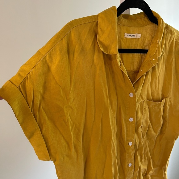 Sneak Peek Yellow Short Sleeve Button Down Shirt - Picture 2 of 4